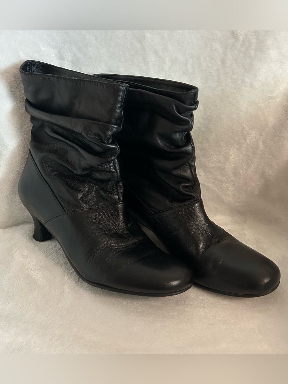 Array Leather Ankle Slouchy Boots Size 7.5